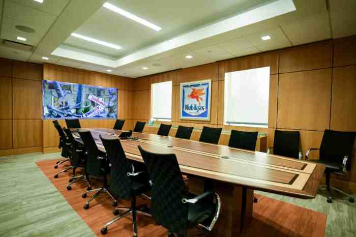 Meeting room conference office design space grupo cp rooms ideas designs modern interior corporate offices ceiling board meetings industrial paul